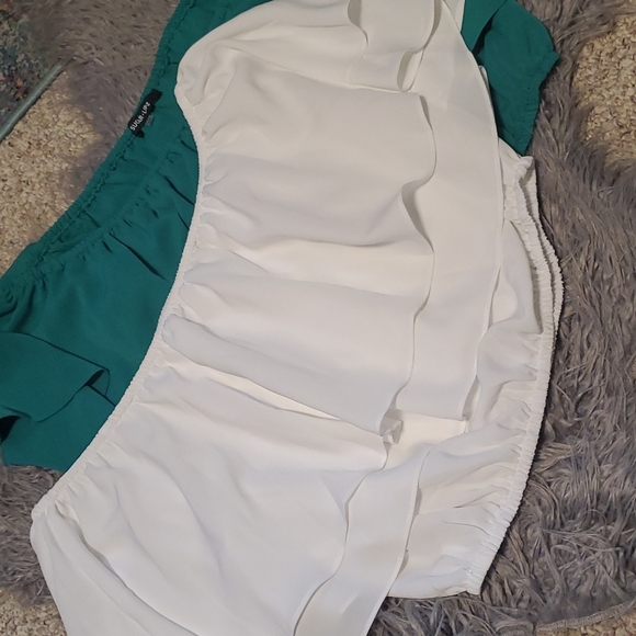 SOLD!!!💋BUNDLE of ruffle crop top!!! - Picture 5 of 5